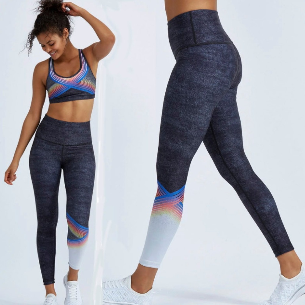 Bandier WITH REVERSIBLE HIGH WAIST LEGGING L